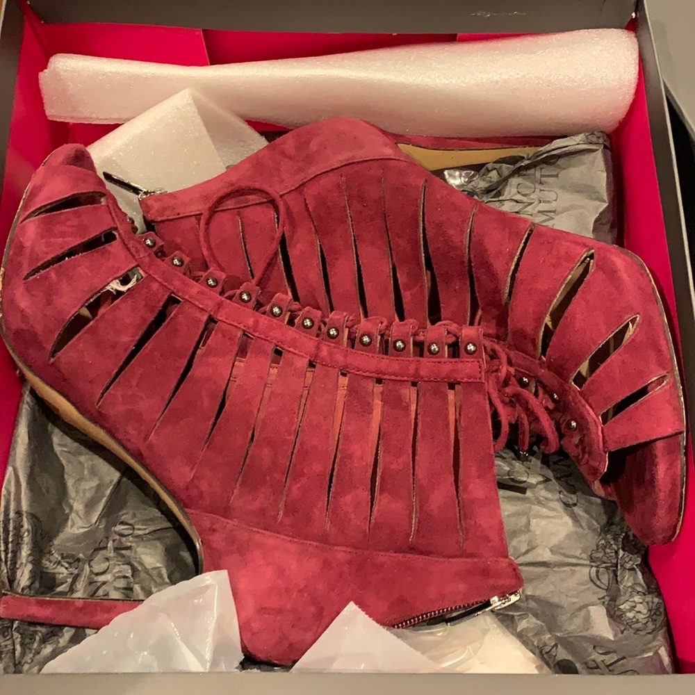 Burgundy lace up shoes
